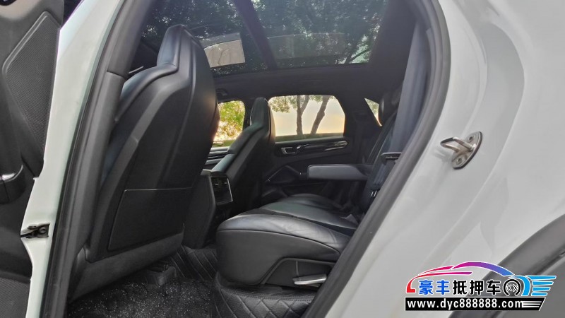 18年保时捷卡宴SUV抵押车出售