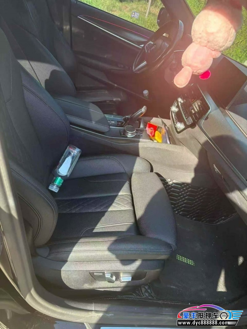 21年宝马5系轿车抵押车出售