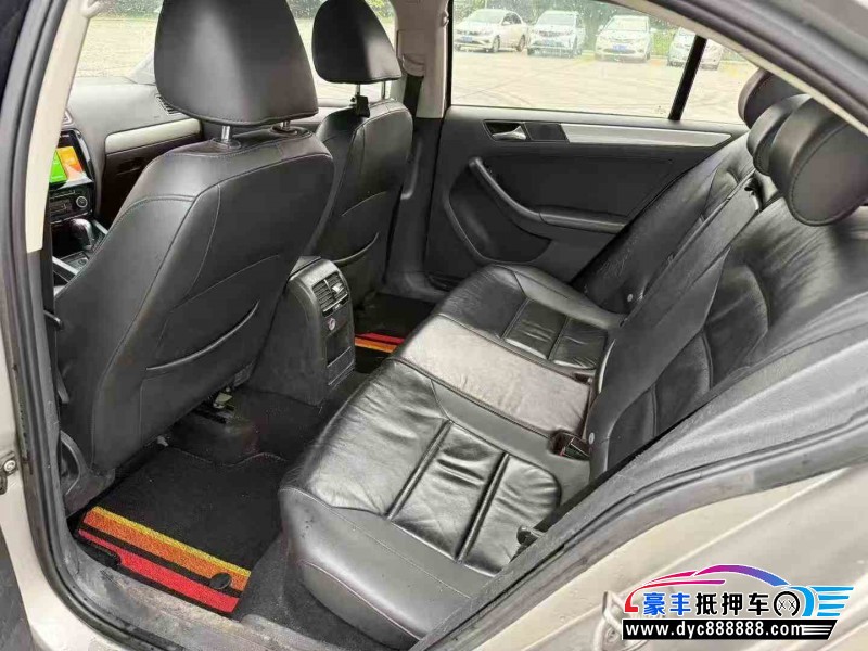 14年大众速腾轿车抵押车出售