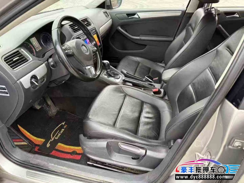 14年大众速腾轿车抵押车出售