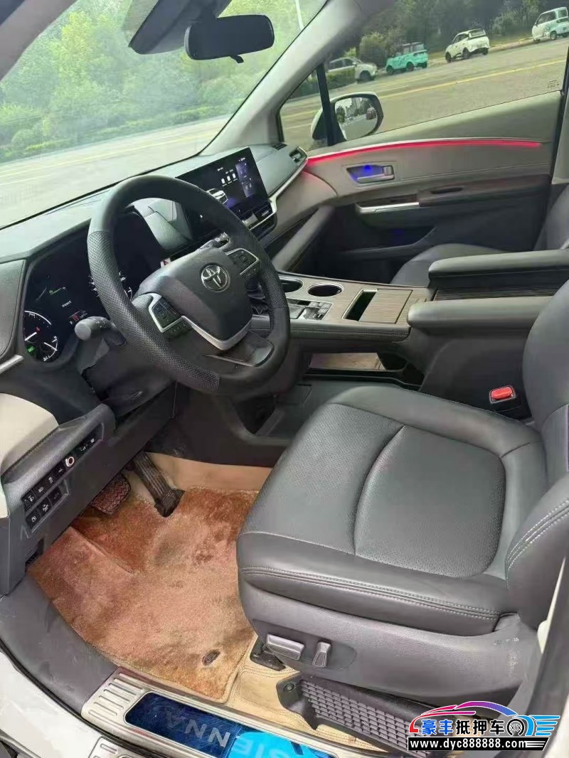 24年丰田塞纳SUV抵押车出售