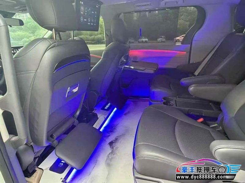 24年丰田塞纳SUV抵押车出售