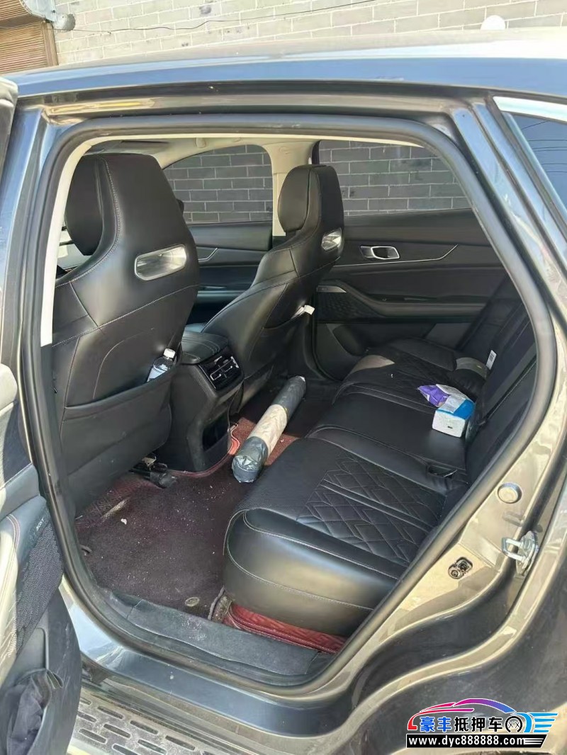 21年长安长安UNI轿车抵押车出售