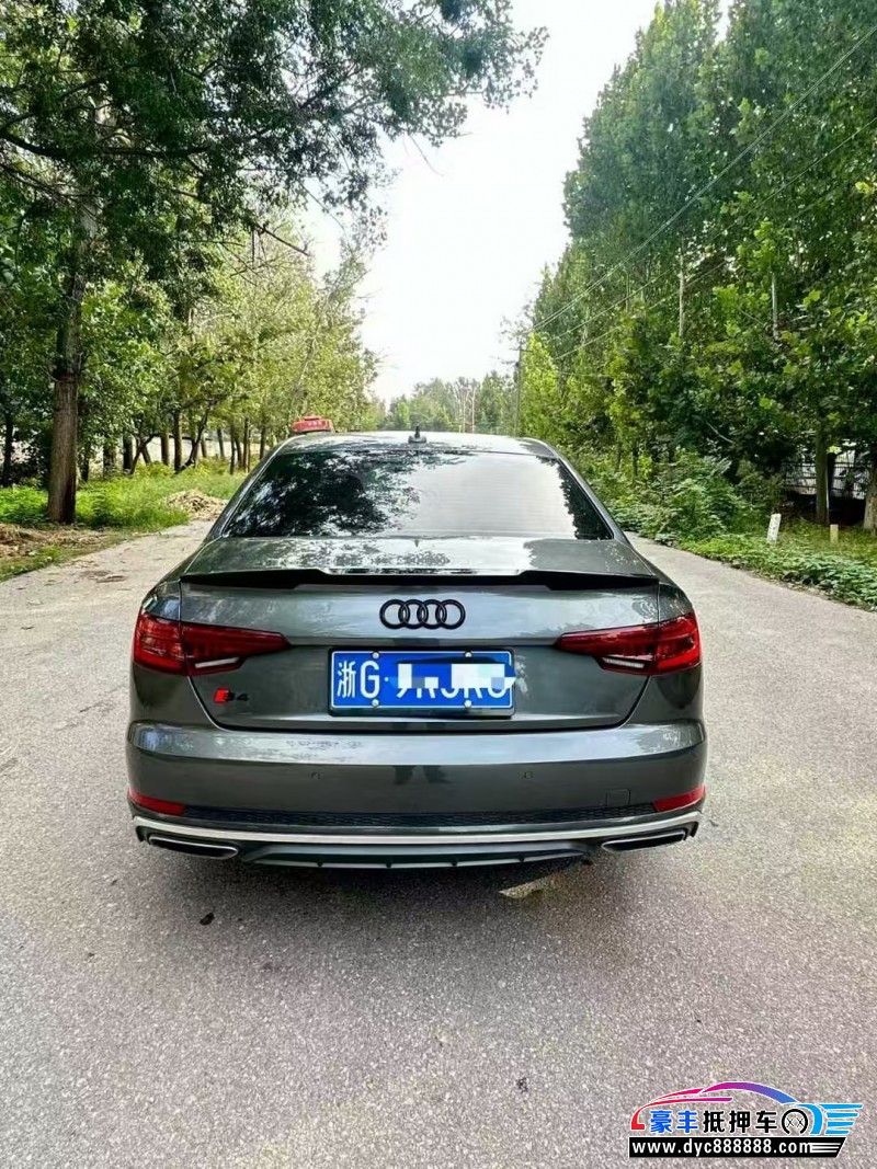 20年奥迪A4L轿车抵押车出售