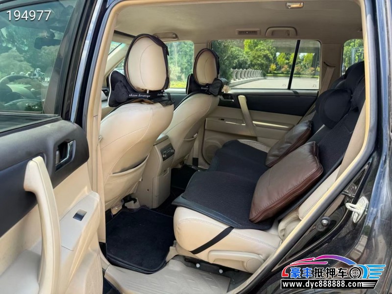 12年丰田汉兰达轿车抵押车出售