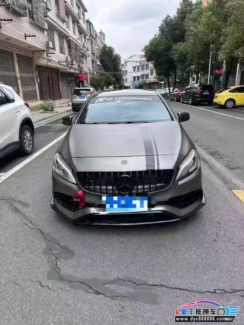 19年奔驰A级AMG轿车抵押车出售