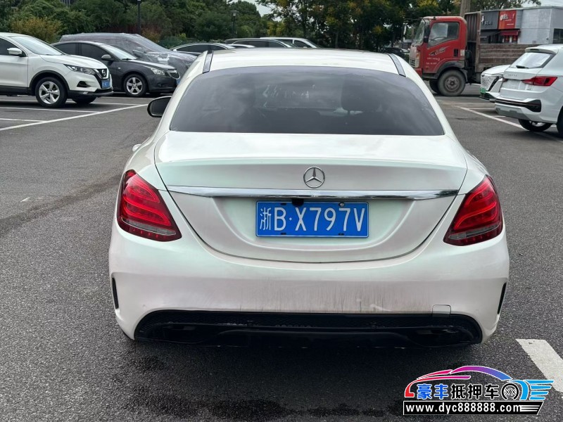 18年奔驰C轿车抵押车出售