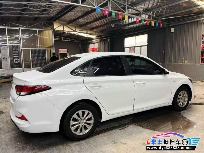 21年现代悦动轿车抵押车出售