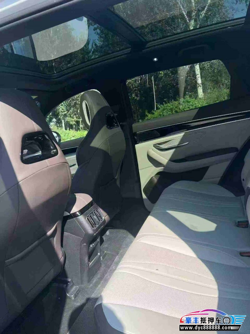 25年比亚迪宋轿车抵押车出售