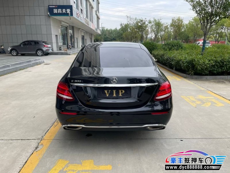 19年奔驰E轿车抵押车出售