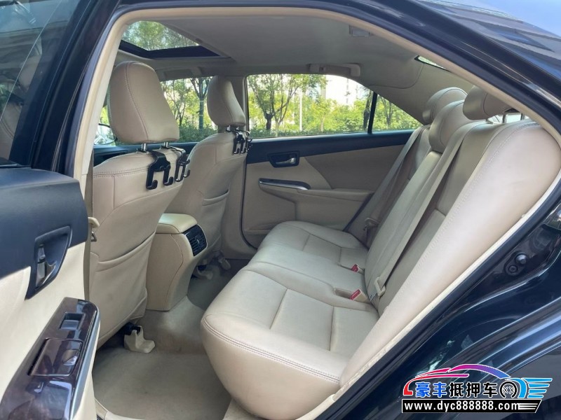 17年丰田凯美瑞轿车抵押车出售