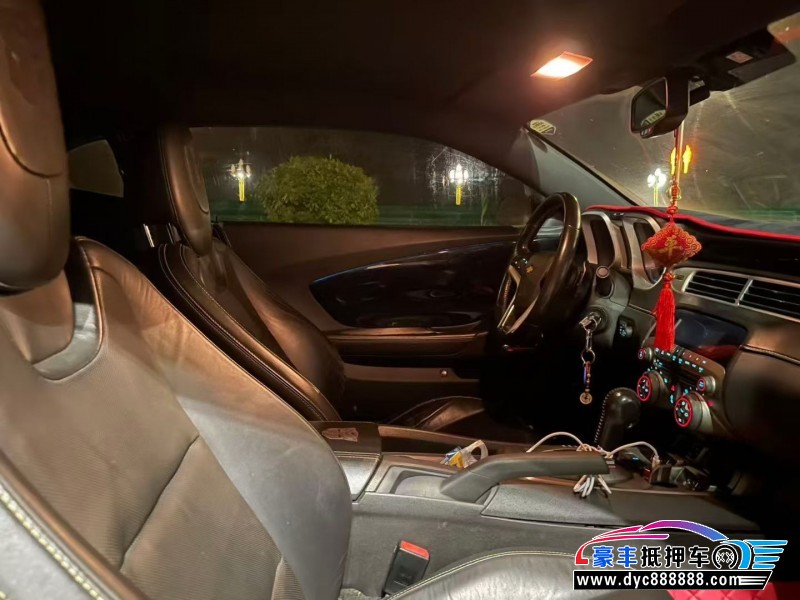 13年雪佛兰科迈罗轿车抵押车出售