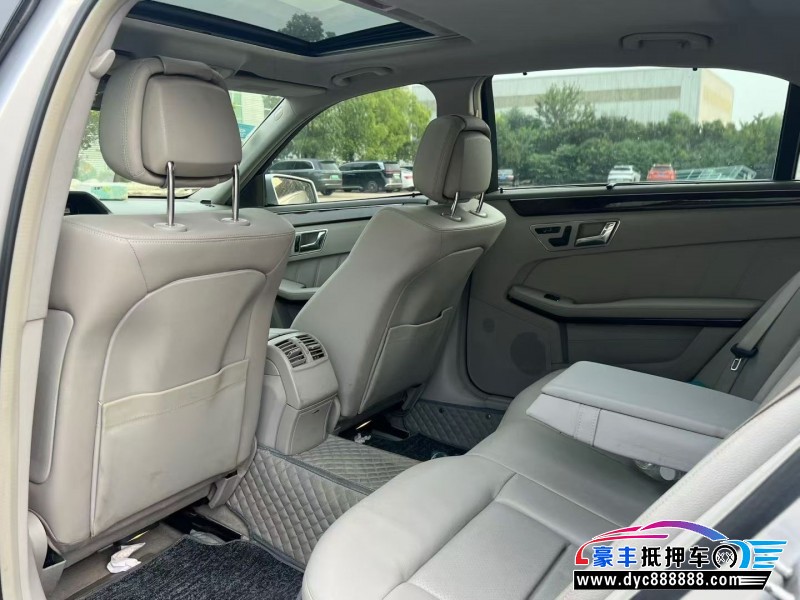 11年奔驰E轿车抵押车出售