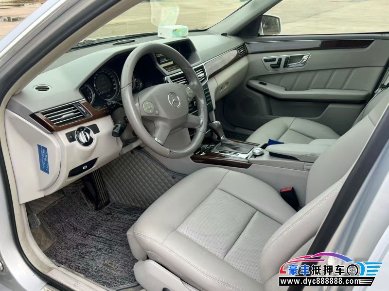 11年奔驰E轿车抵押车出售