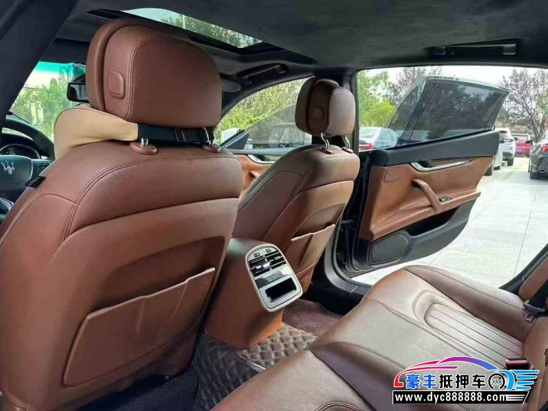 15年玛莎拉蒂总裁轿车抵押车出售