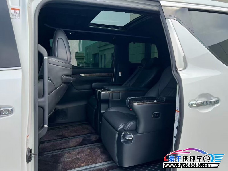 20年丰田埃尔法轿车抵押车出售