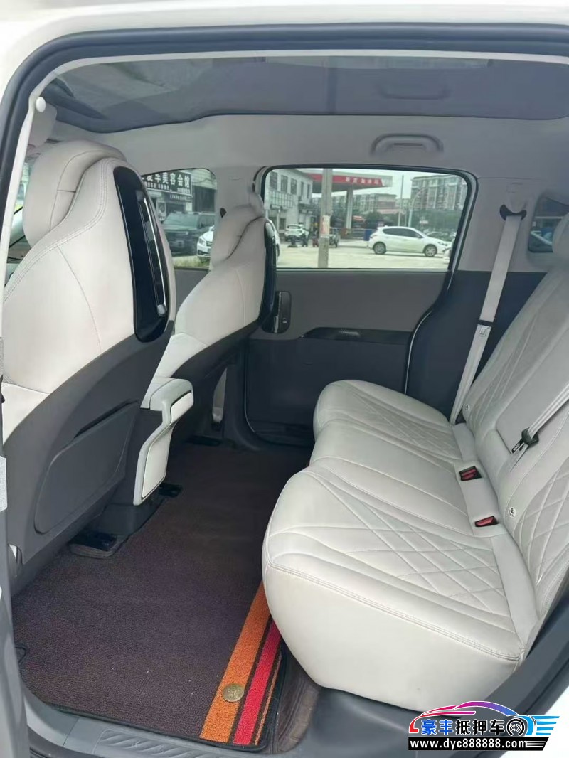 25年极狐考拉轿车抵押车出售