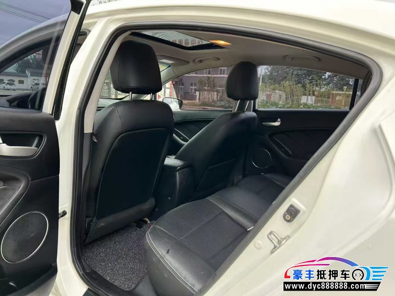 15年起亚K3轿车抵押车出售