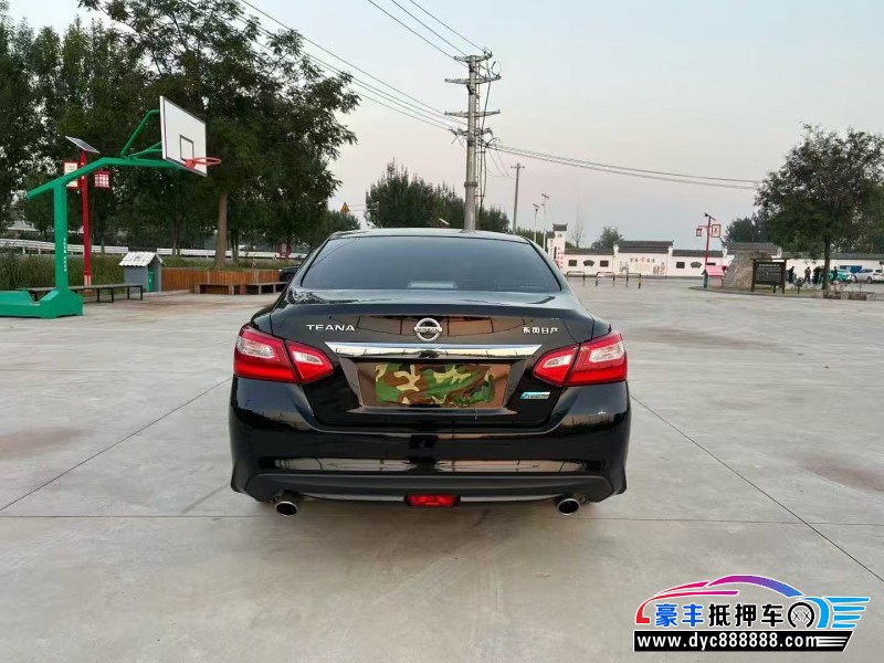 18年日产天籁轿车抵押车出售