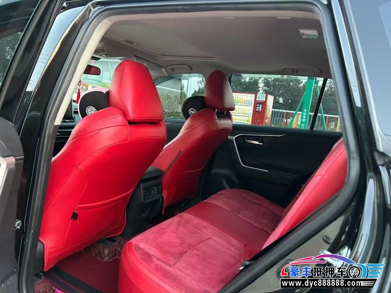 22年丰田威兰达轿车抵押车出售