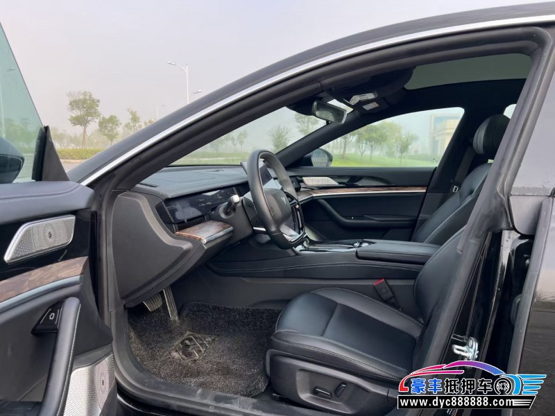 23年哪吒S轿车抵押车出售