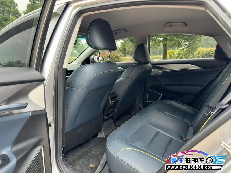 23年吉利几何轿车抵押车出售