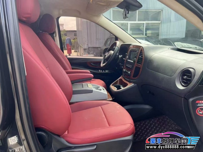 17年奔驰威霆轿车抵押车出售