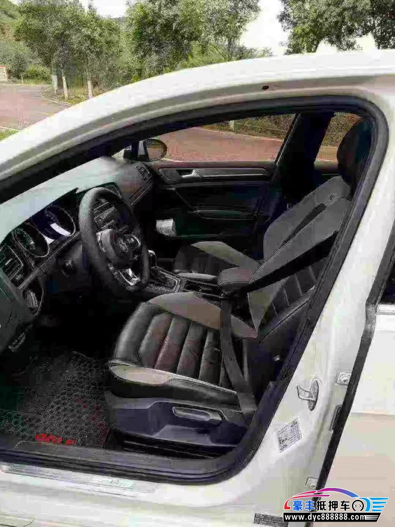 16年大众高尔夫SUV抵押车出售