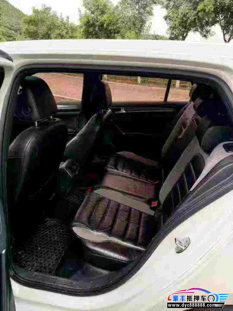 16年大众高尔夫SUV抵押车出售