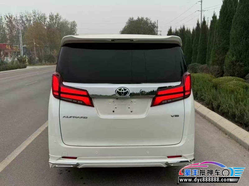 17年丰田埃尔法轿车抵押车出售