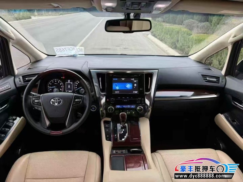 17年丰田埃尔法轿车抵押车出售