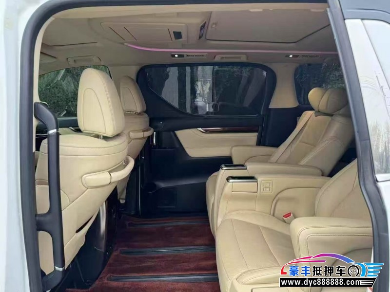 17年丰田埃尔法轿车抵押车出售