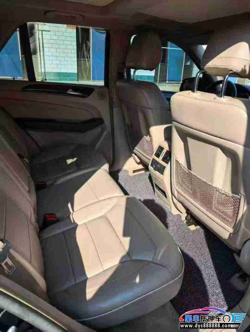 12年奔驰ML轿车抵押车出售