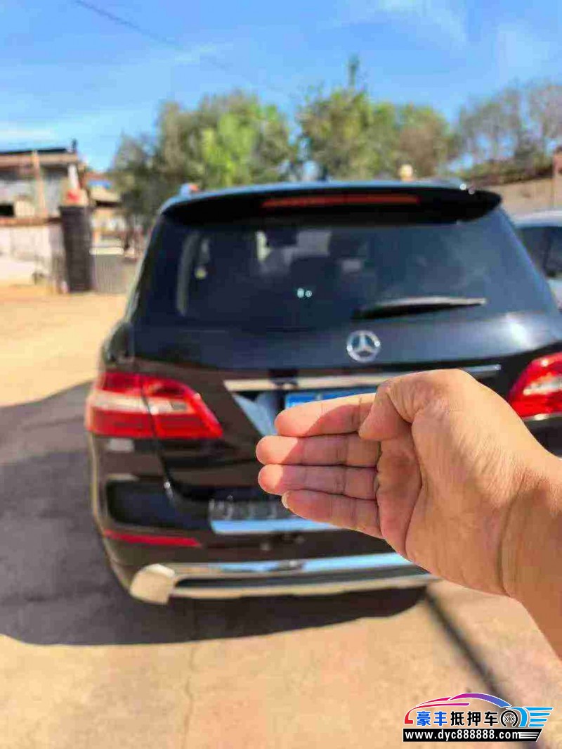 12年奔驰ML轿车抵押车出售