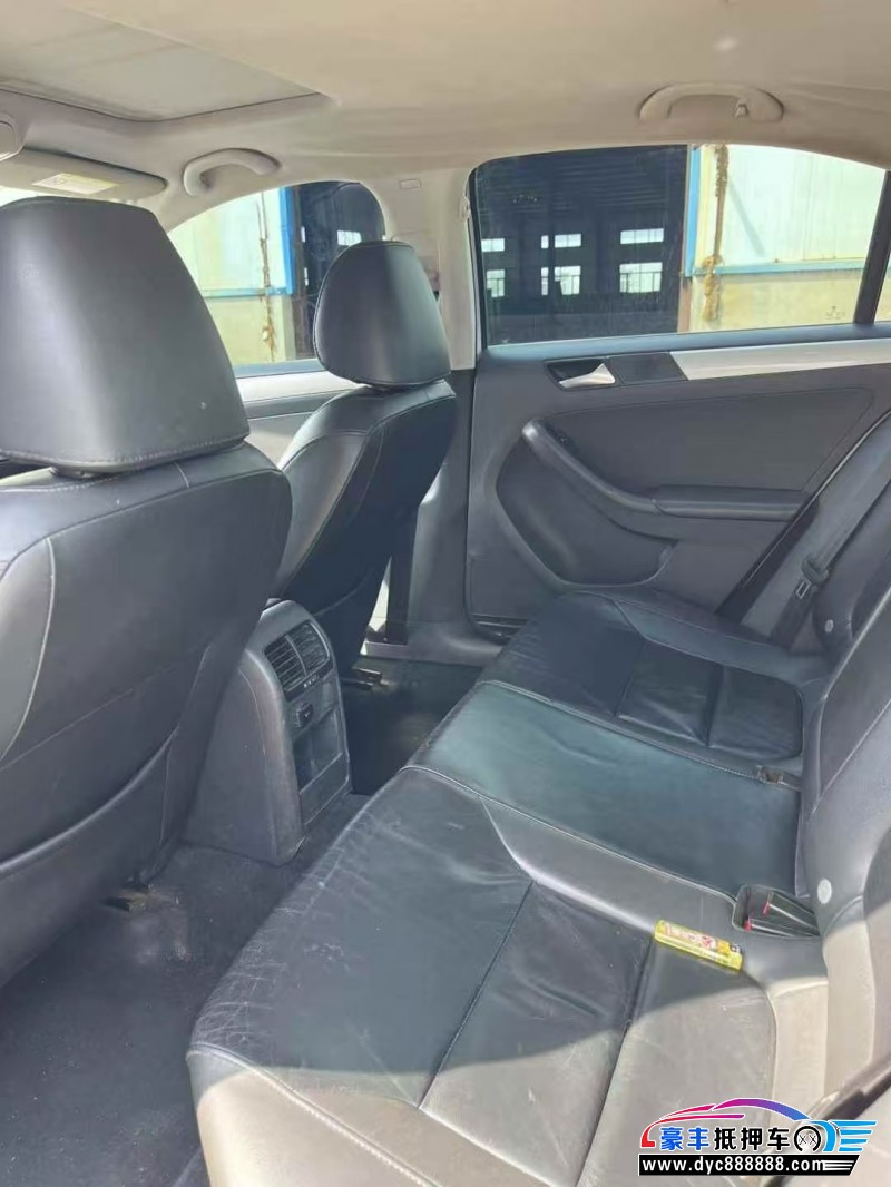 15年大众速腾轿车抵押车出售