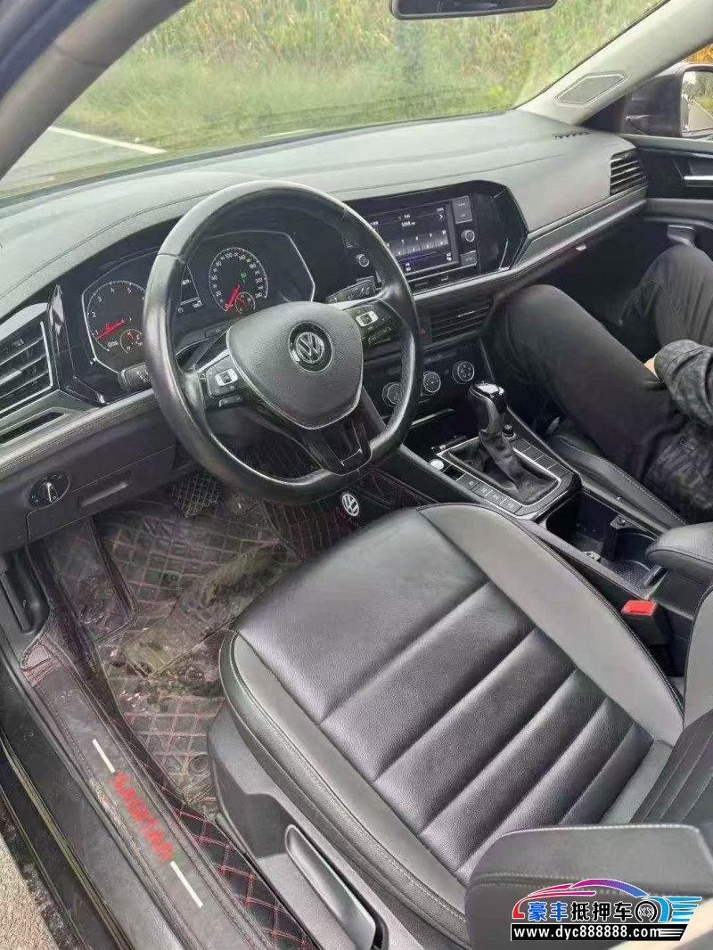 19年大众速腾轿车抵押车出售