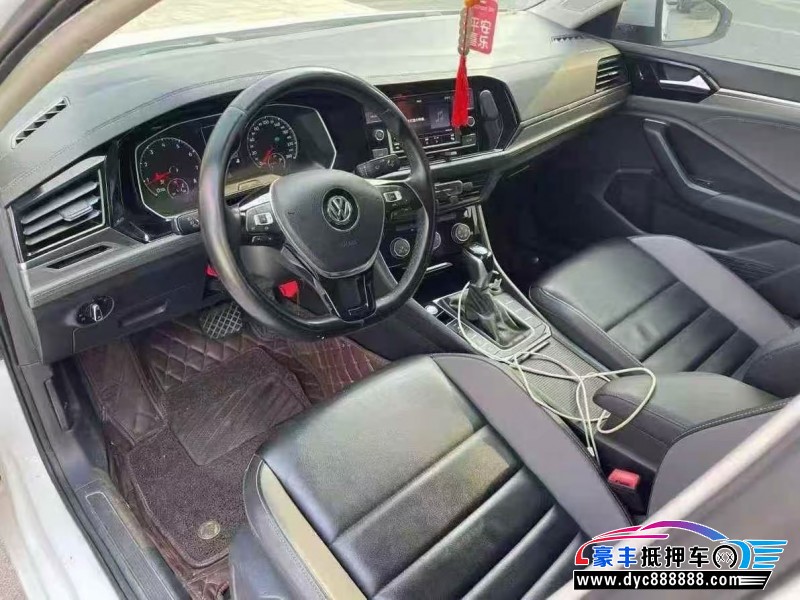 21年大众速腾轿车抵押车出售