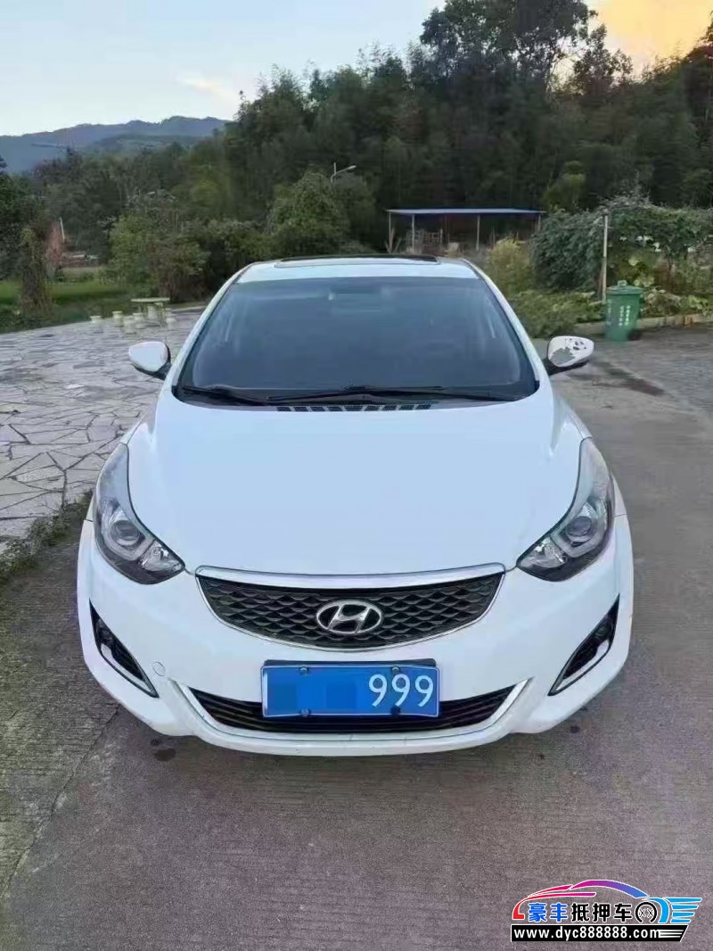 17年现代朗动轿车抵押车出售