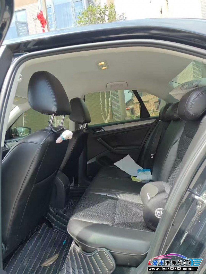 17年大众宝来轿车抵押车出售