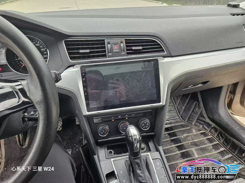 16年大众凌渡轿车抵押车出售