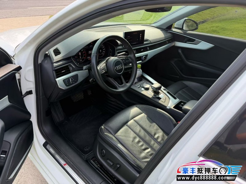 18年奥迪A4L轿车抵押车出售