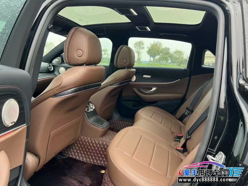 22年奔驰E轿车抵押车出售