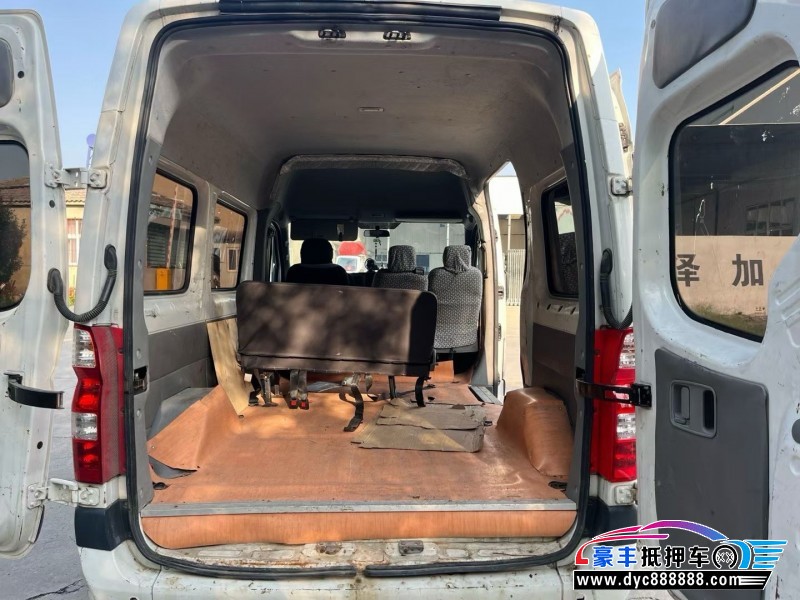 17年福田图雅诺轿车抵押车出售