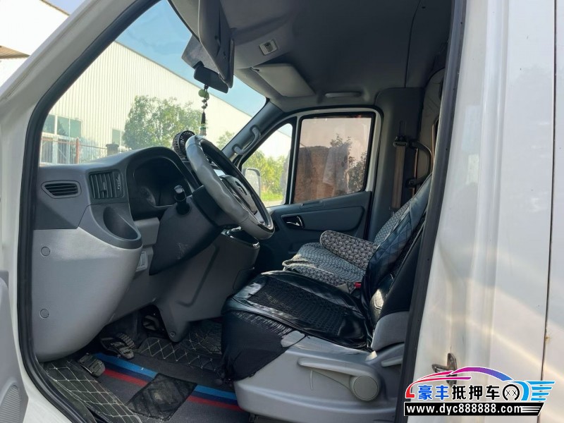 17年福田图雅诺轿车抵押车出售