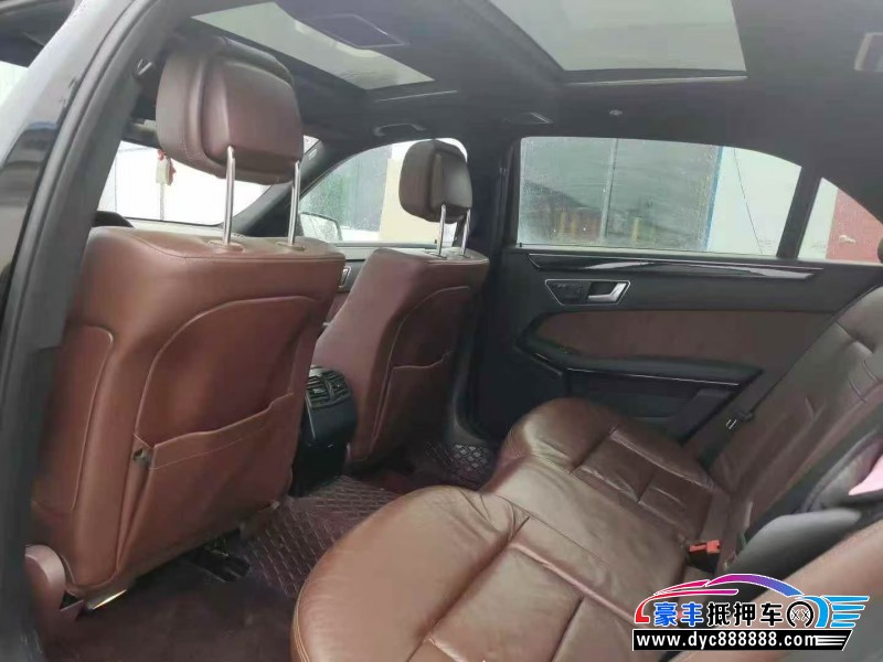 13年奔驰E轿车抵押车出售