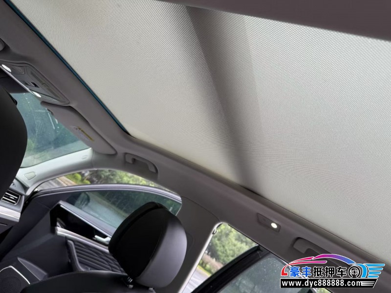 22年红旗HS5轿车抵押车出售