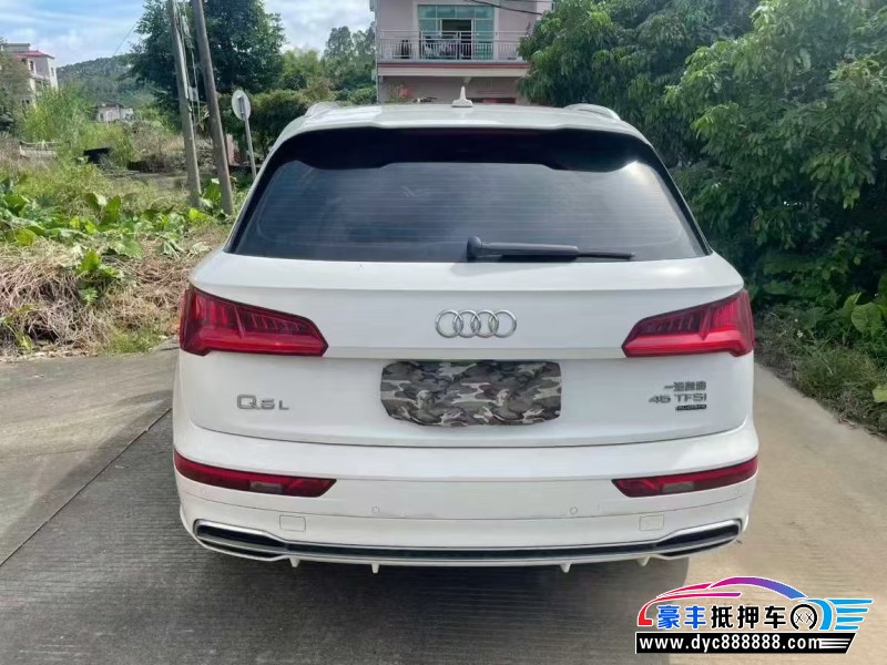 19年奥迪Q5轿车抵押车出售