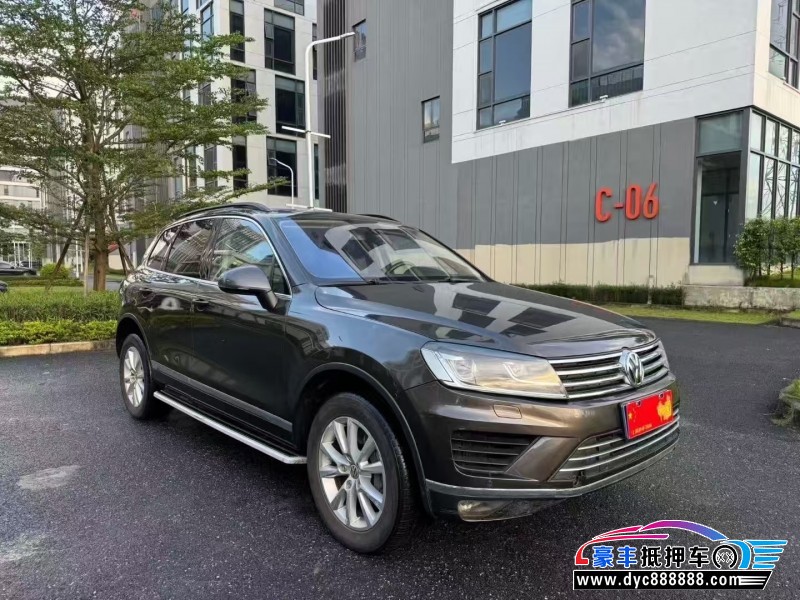 16年大众途锐轿车抵押车出售