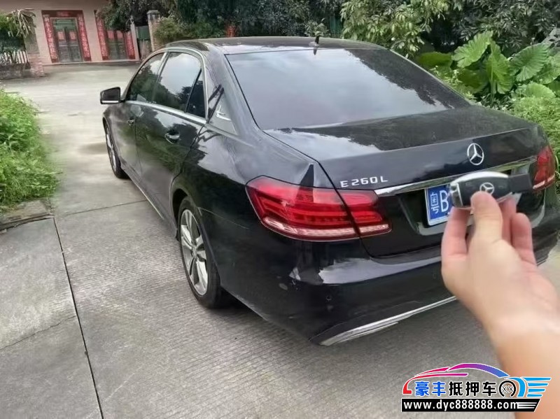 16年奔驰E轿车抵押车出售
