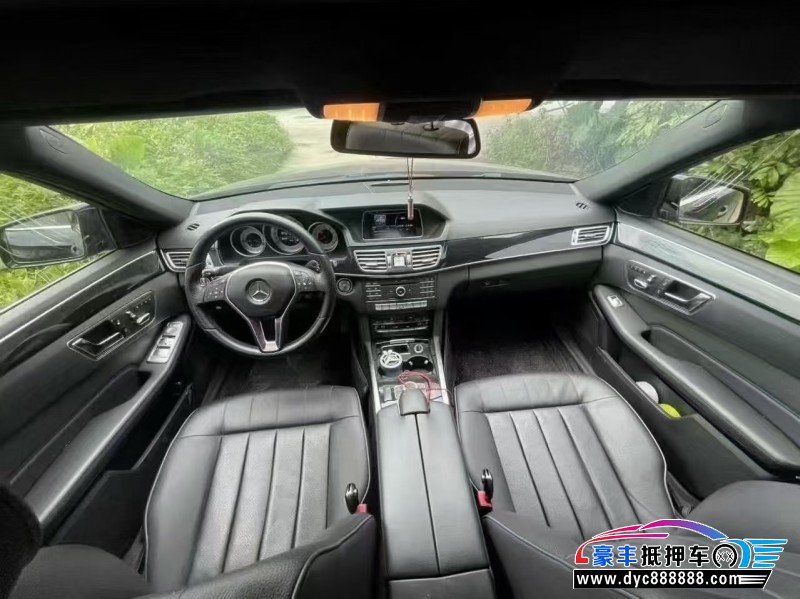 16年奔驰E轿车抵押车出售